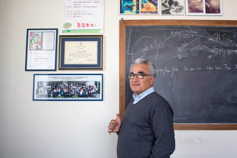 Vincenzo Artale Oceanografo e climatologo dell’ENEA, era nel team di scienziati IPCC che nel 2007 ha ricevuto il premio nobel per la pace, con il ruolo di Lead Author del quarto rapporto IPCC: Ocean Observation and sea level rise.